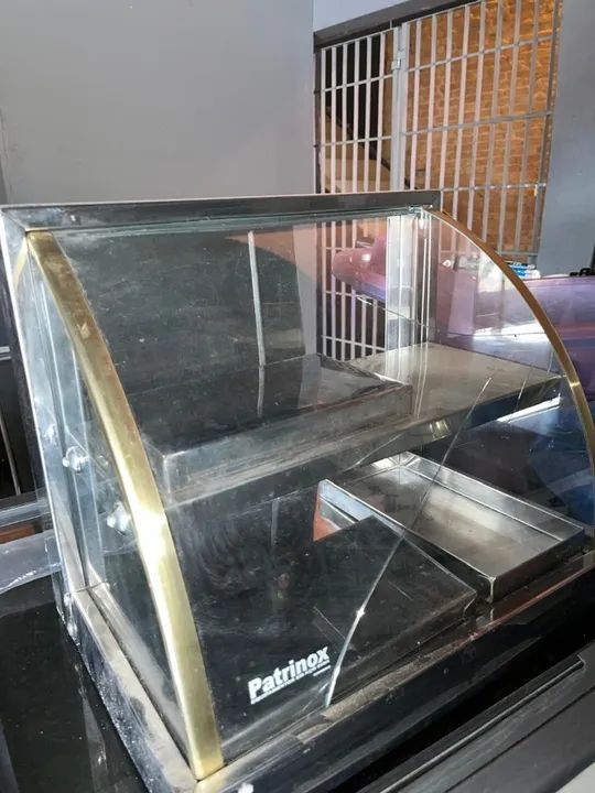 ESTUFA VITRINI PARA 6 BANDEJAS  SALGADOS PATRINOX
