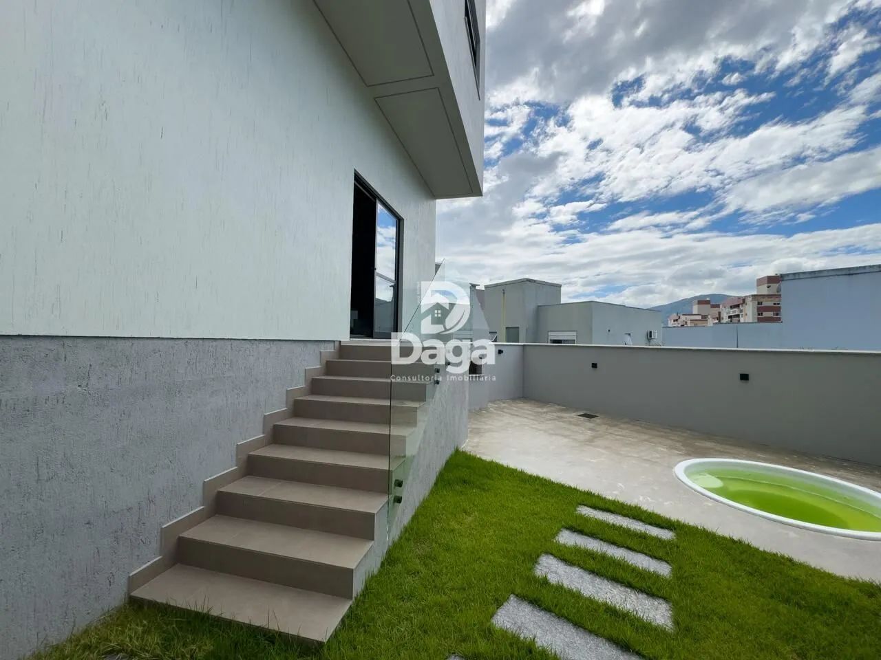 Casa 3 dormitórios, sendo 3 suites - Corrego Grande - Foto 5