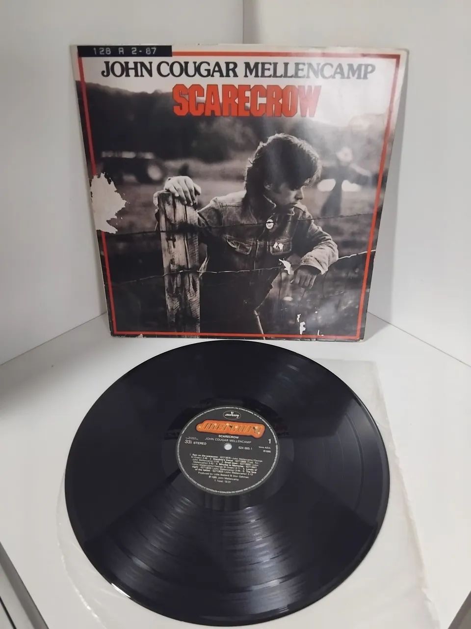 LP Disco de vinil John Cougar Mellencamp Scarecrow 1985 - Foto 2
