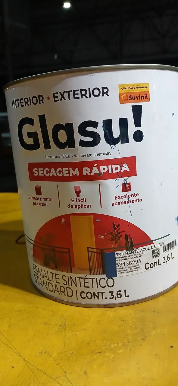 Tintas metais e madeira