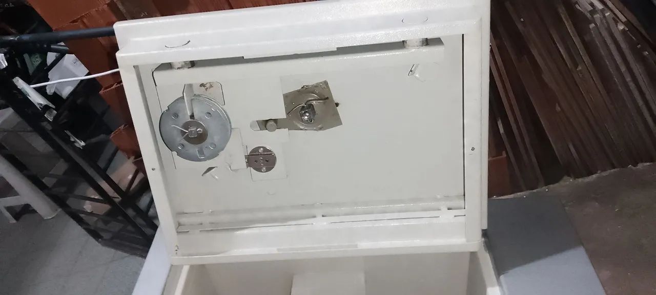Manutenção em cofre mecânico - Foto 4