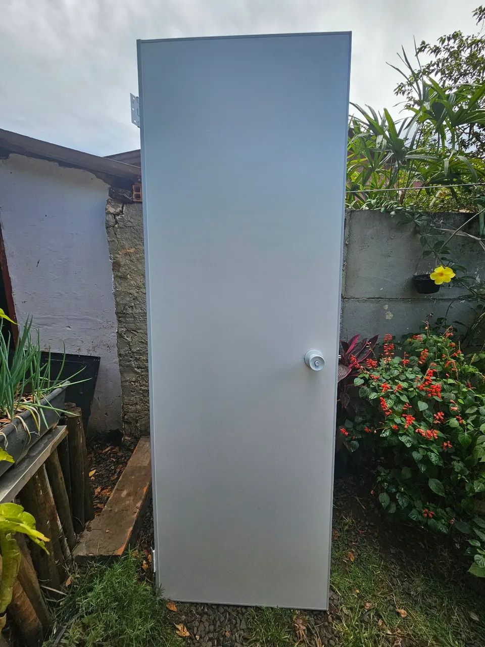 2 (duas) Porta de madeira branca para escritório - porta eucatex divisoria - Foto 2