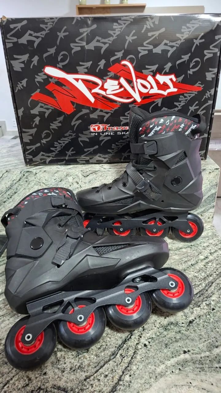 PATINS REVOLT PRETO COM RODAS PRETAS - 80MM ABEC-9