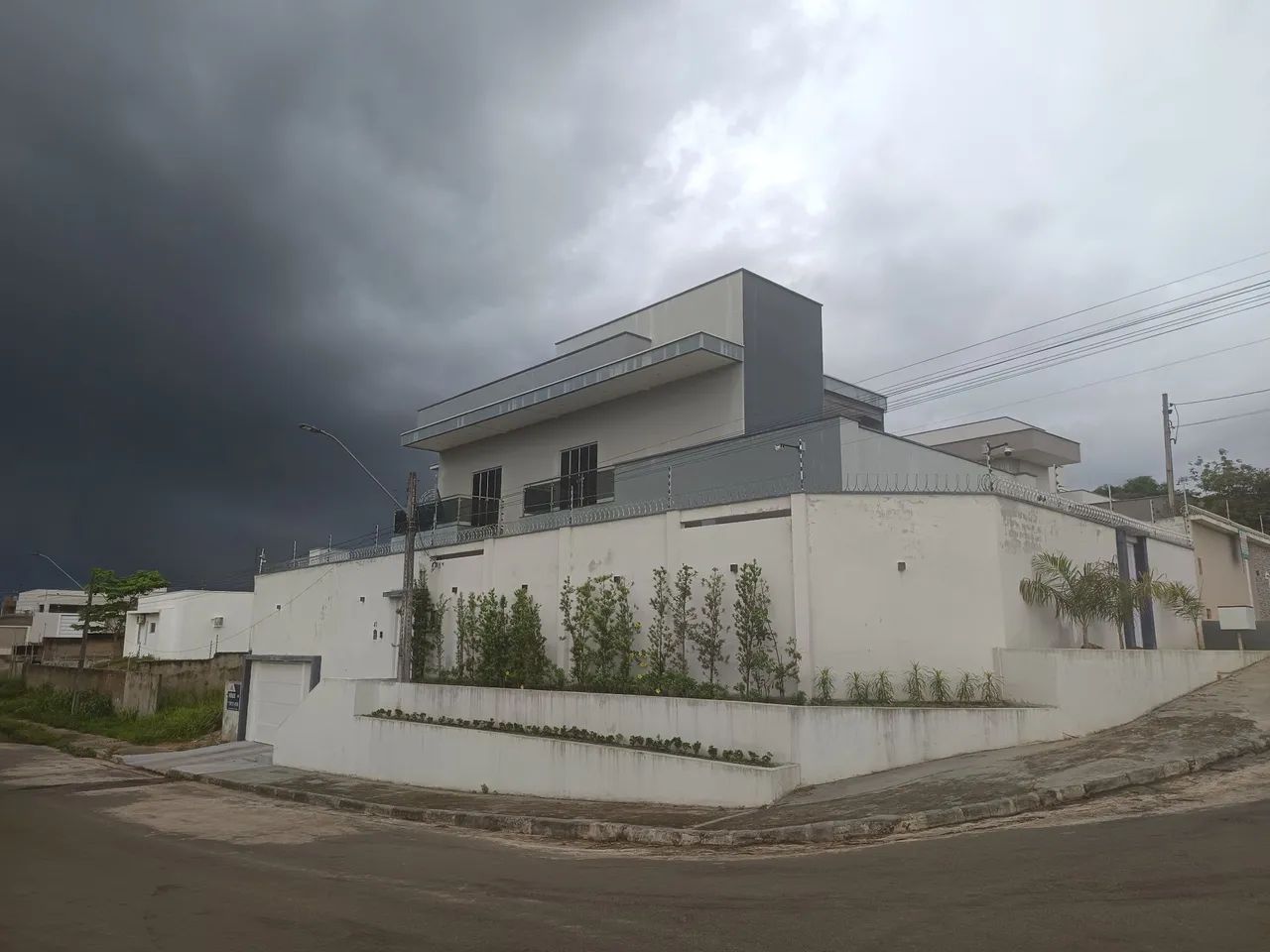 LINDA CASA NO PARAVIANA 