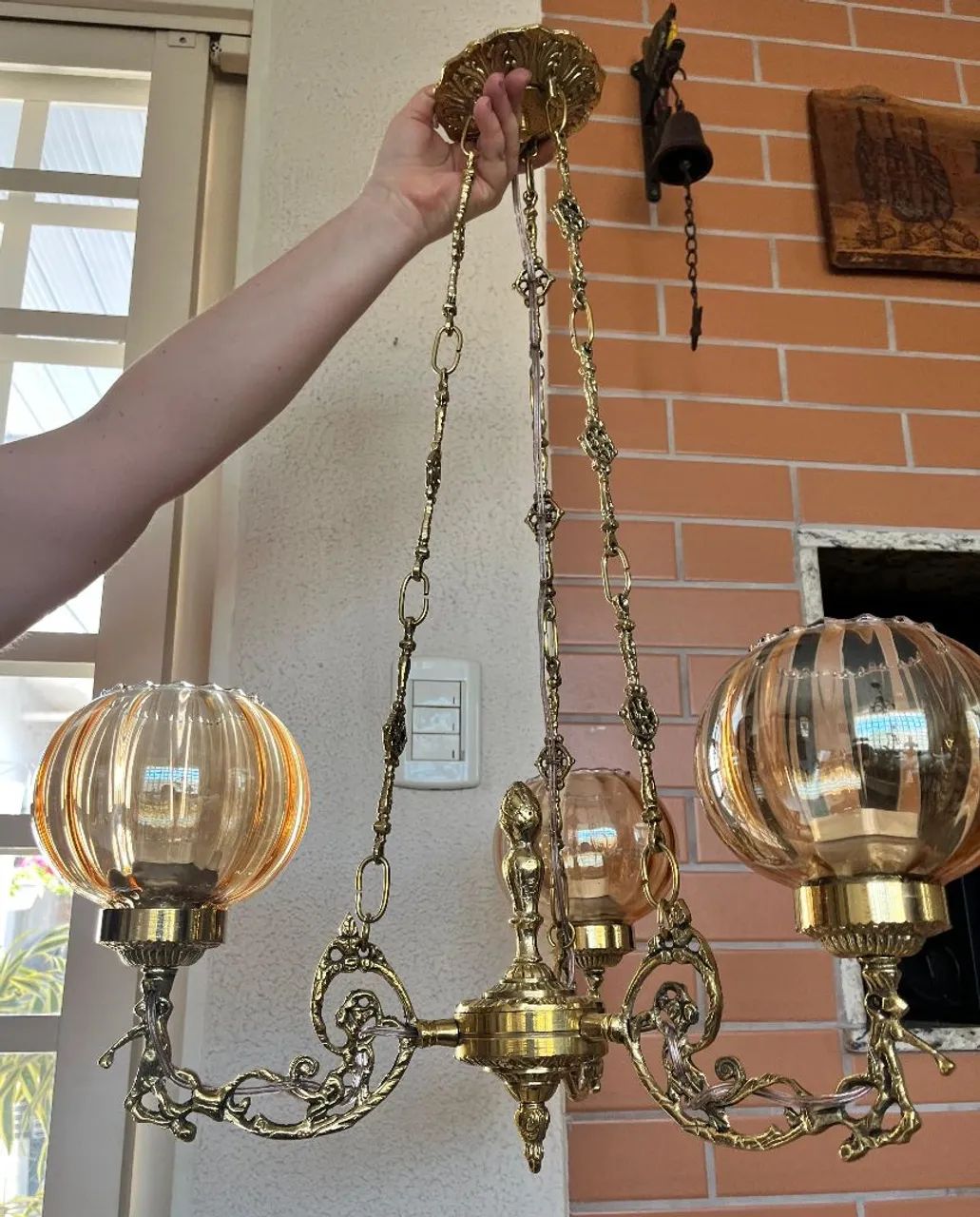 Lustre antigo para três lâmpadas em bronze maciço - Foto 6