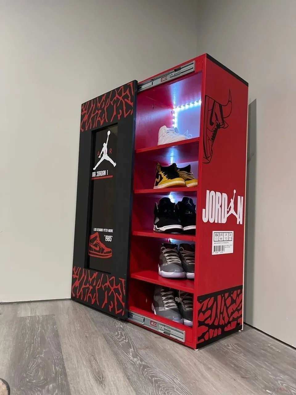 Sapateira Jordan Personalizada - Estilo e Organização