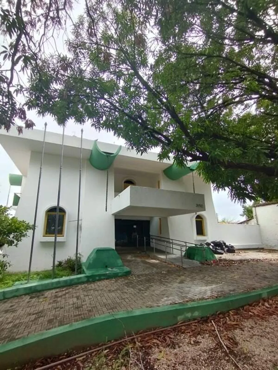 Prédio comercial na Piçarra