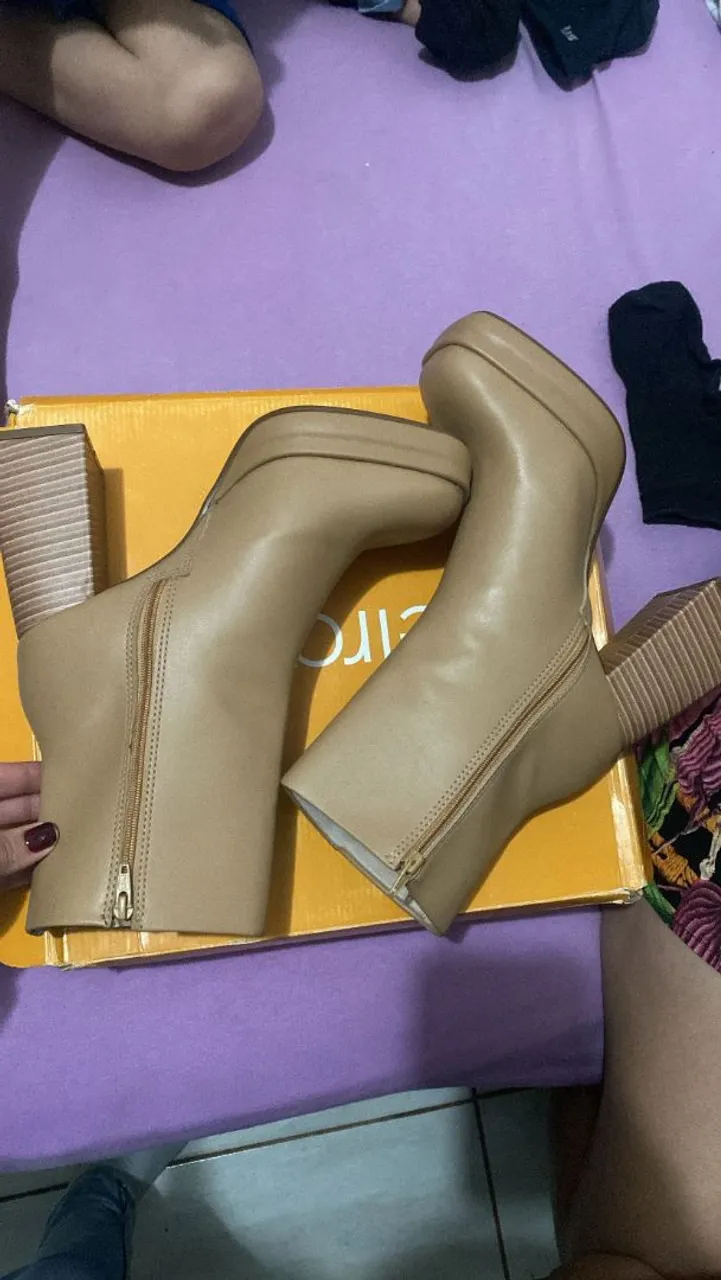 Bota Feminina Bege Salto Bloco