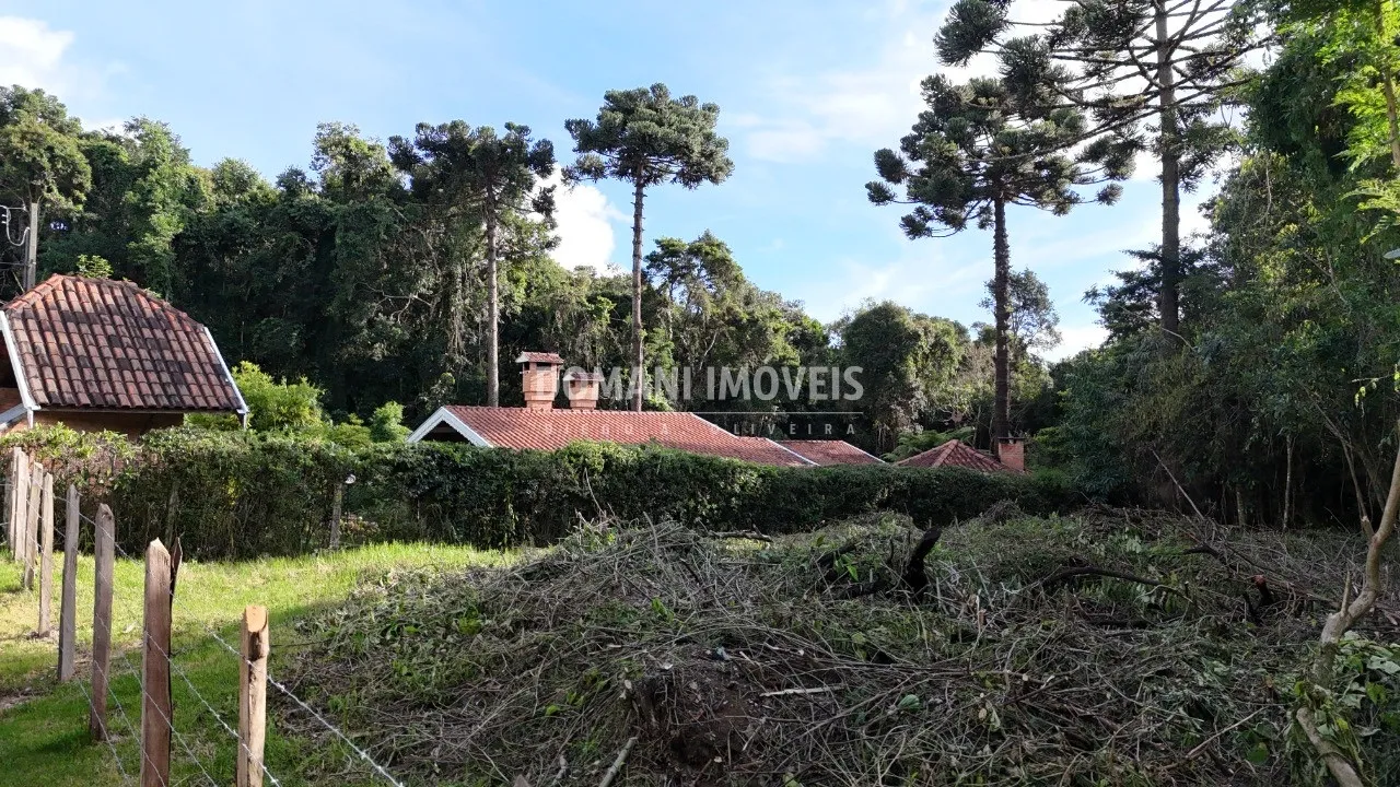 Lindo Terreno Plano à Venda na Região do Alto da Boa Vista - Campos do Jordão/SP