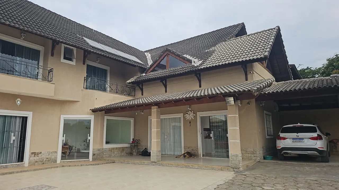 Casa de 05 quartos para venda e aluguel no condomínio Casa da Lua - Resende RJ