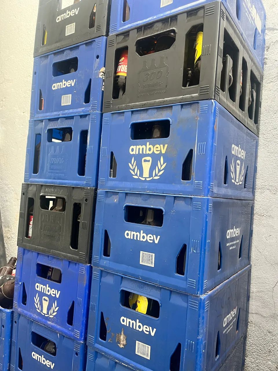 VENDO ENGRADADO DE CERVEJA de 300 ml e 1 litro CERVEJA  - Foto 2