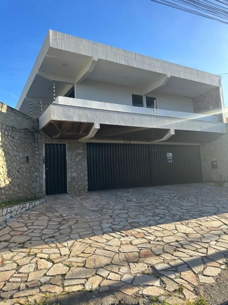 ALUGA-SE CASA TIPO MANSÃO PRÓXIMO À ORLA - BAIRRO ATALAIA 
