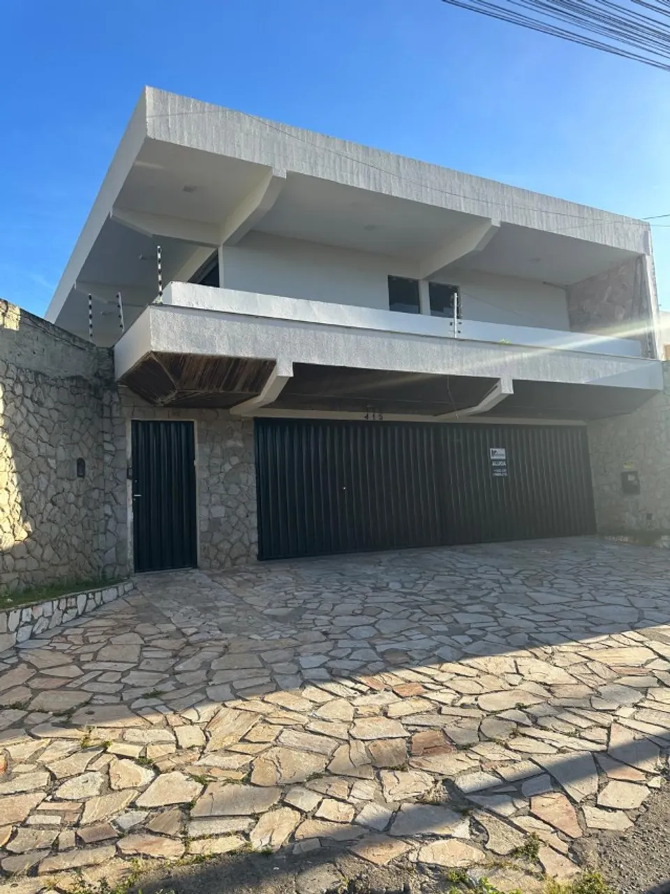 ALUGA-SE CASA TIPO MANSÃO PRÓXIMO À ORLA - BAIRRO ATALAIA