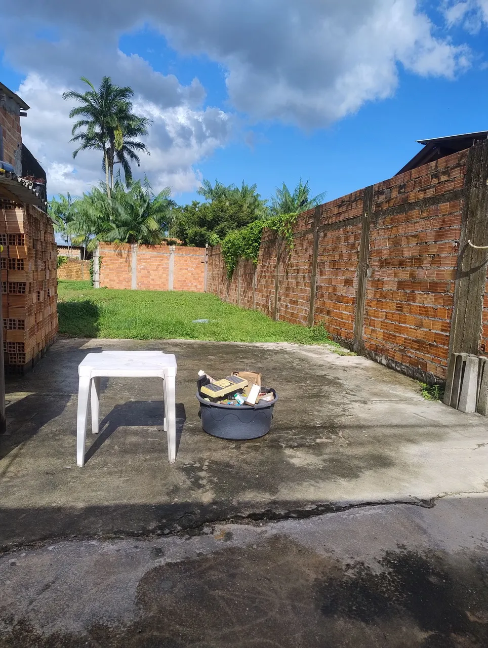 Excelente localização rua asfaltada, proximo de escolas supemercados!
