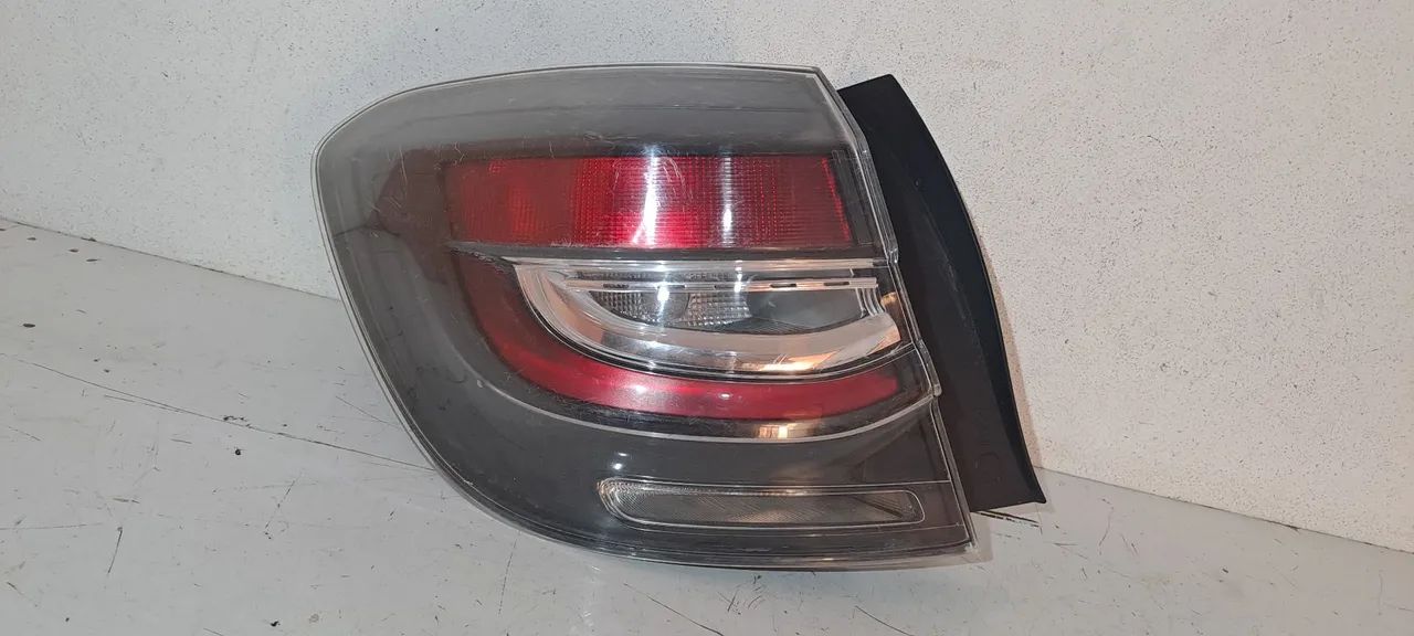 Lanterna Sandero Stepway 2020 / esquerda COM LED COM DETALHE 