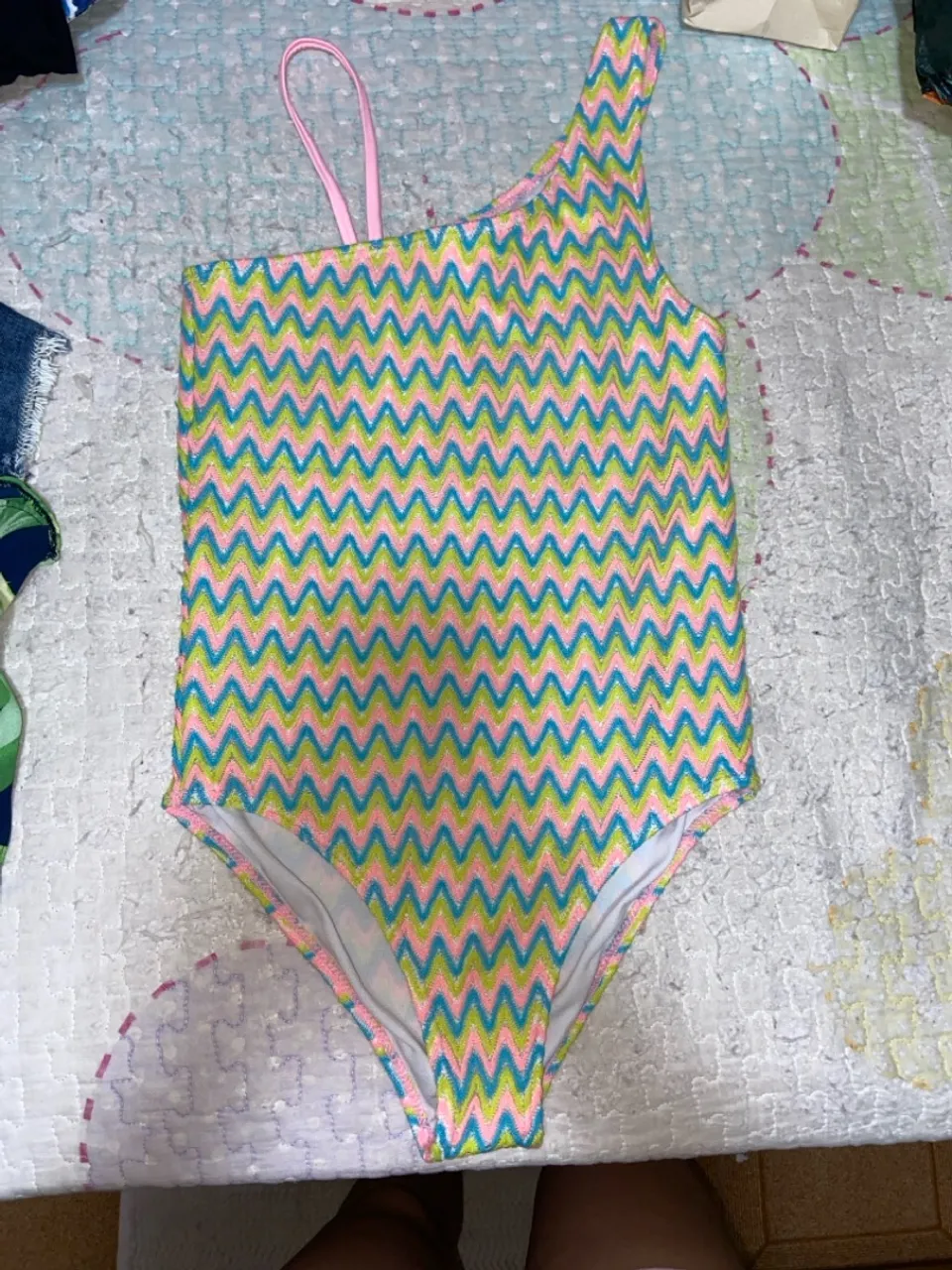 Maiô estampado colorido com alça