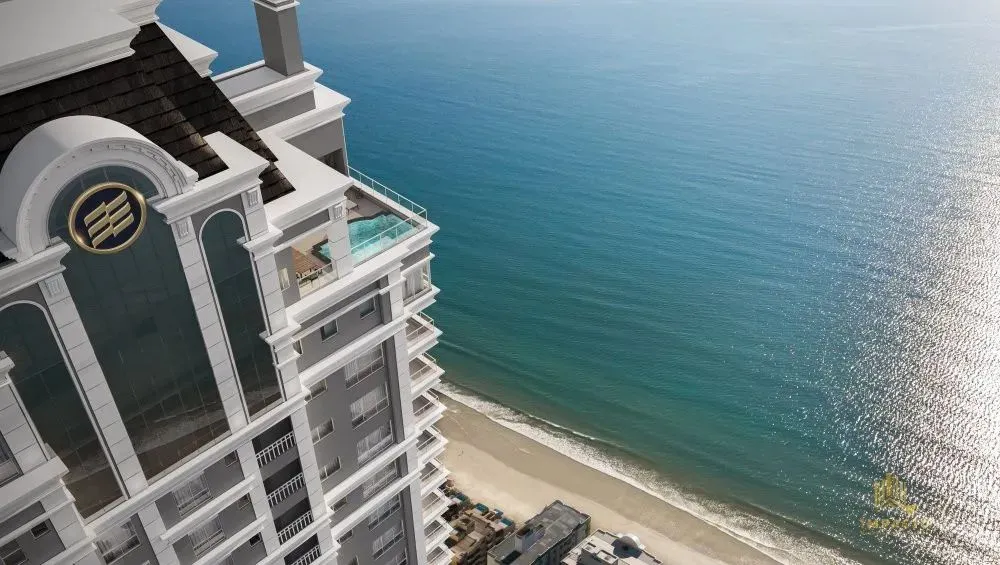 Lindíssima cobertura em Meia Praia - Santa Catarina