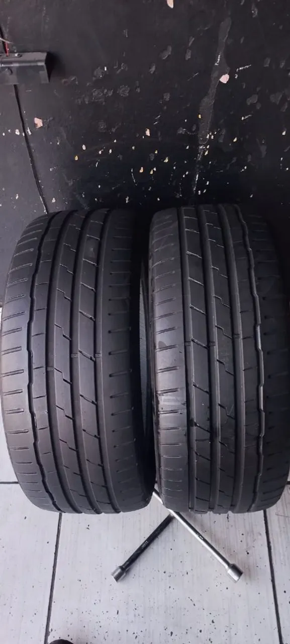 Pneu 225/45/18 Hankook (2 unidades)