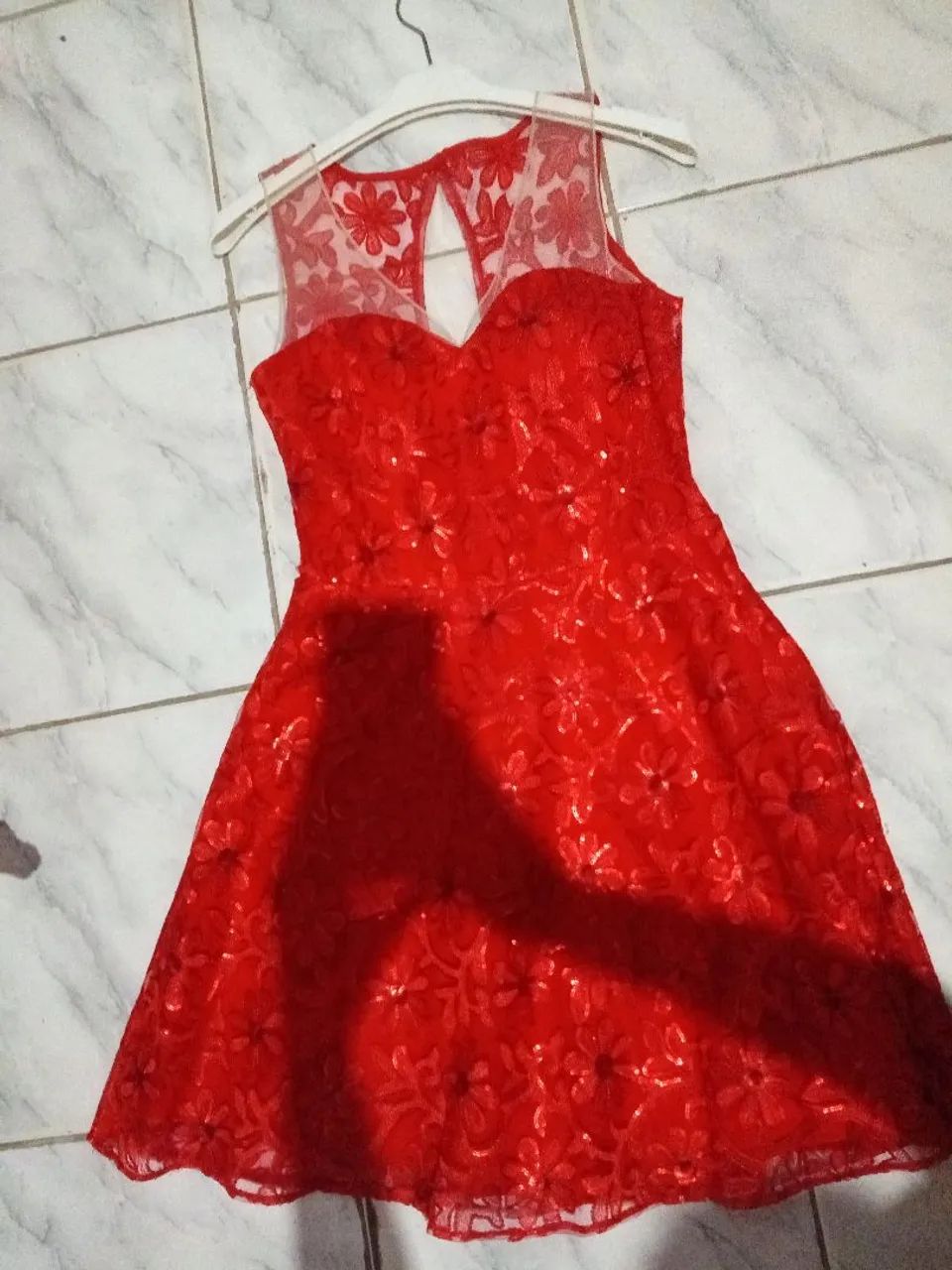 Vestido Vermelho de Festa com Detalhes em Renda - Foto 2