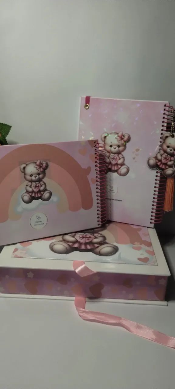 Kit maternidade com caixa cartona, caderneta de saúde do bebê, álbum de recordações  - Foto 6
