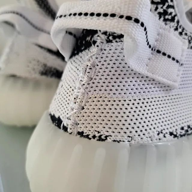 Adidas Yeezy Boost 350 V2 - Zebra - Calçados - República, Vitória