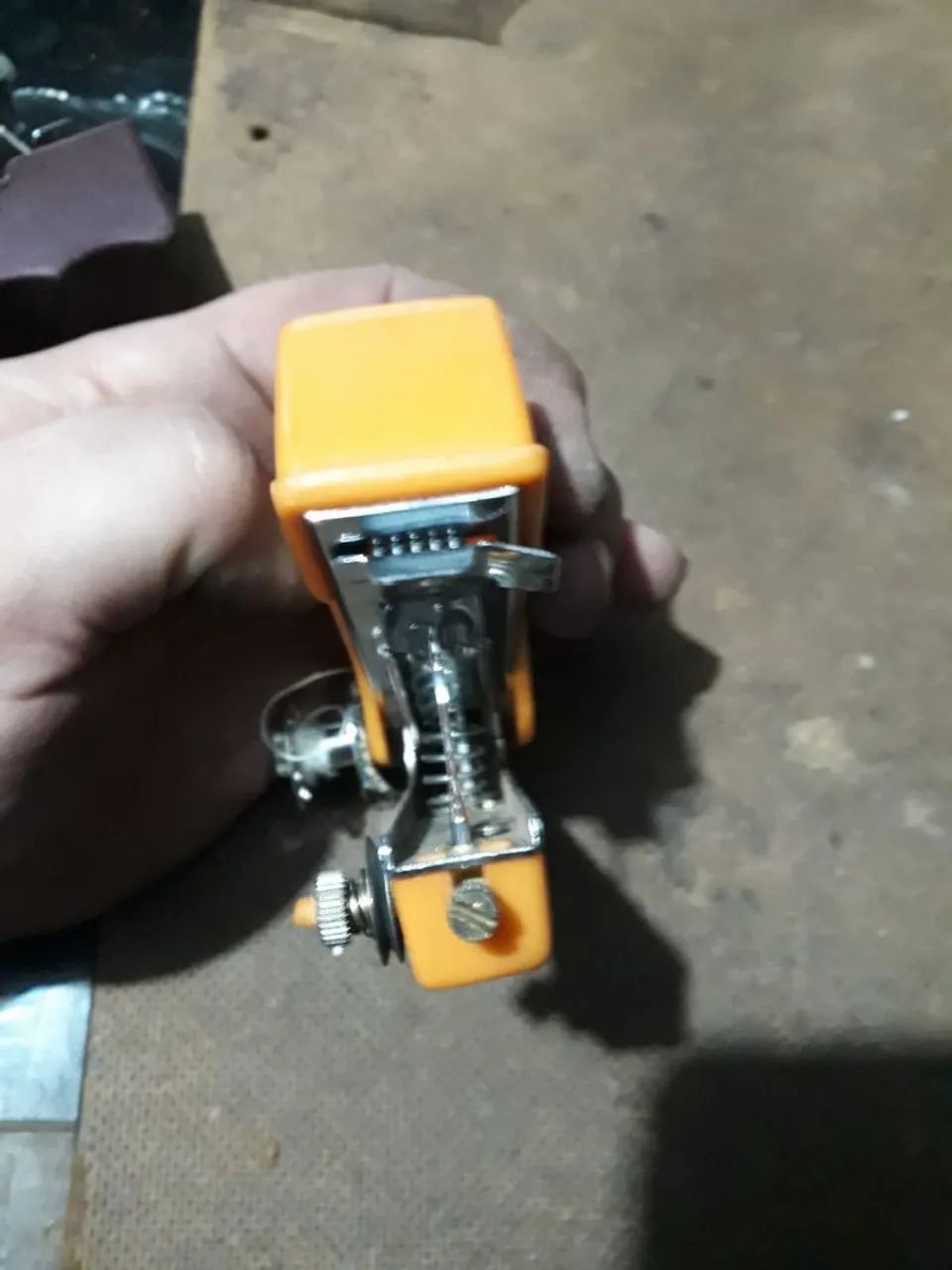 Mini máquina de costura Sun - Usado. - Foto 2