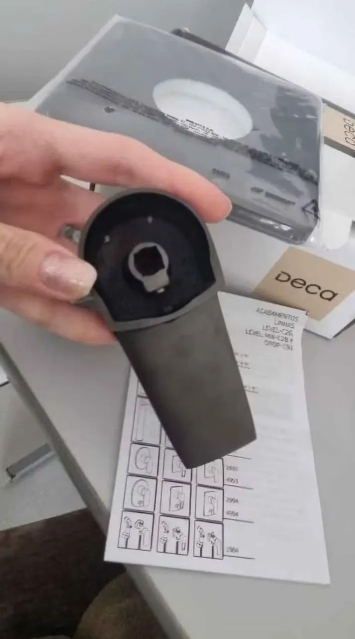 Acabamento DECA Monocomando para Chuveiro Level - em Metal Preto - Foto 2