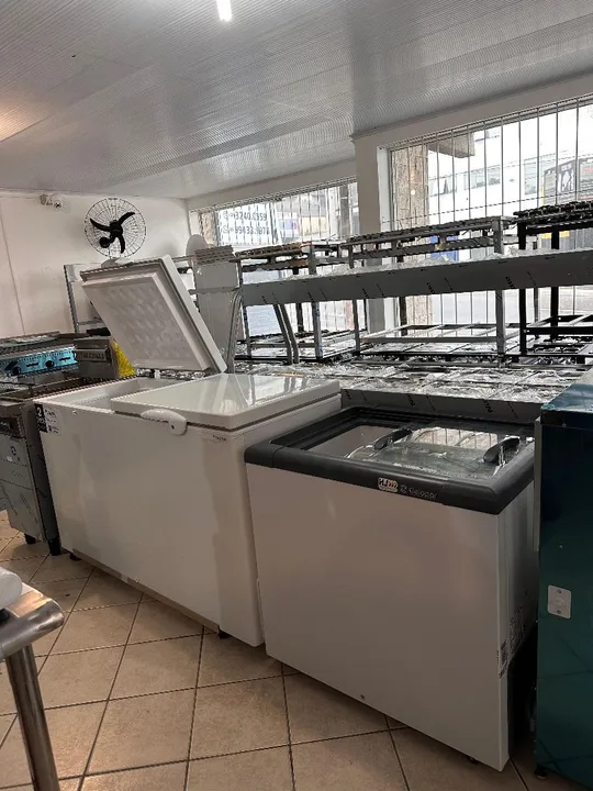 A. freezer Horizontal e vertical novos
