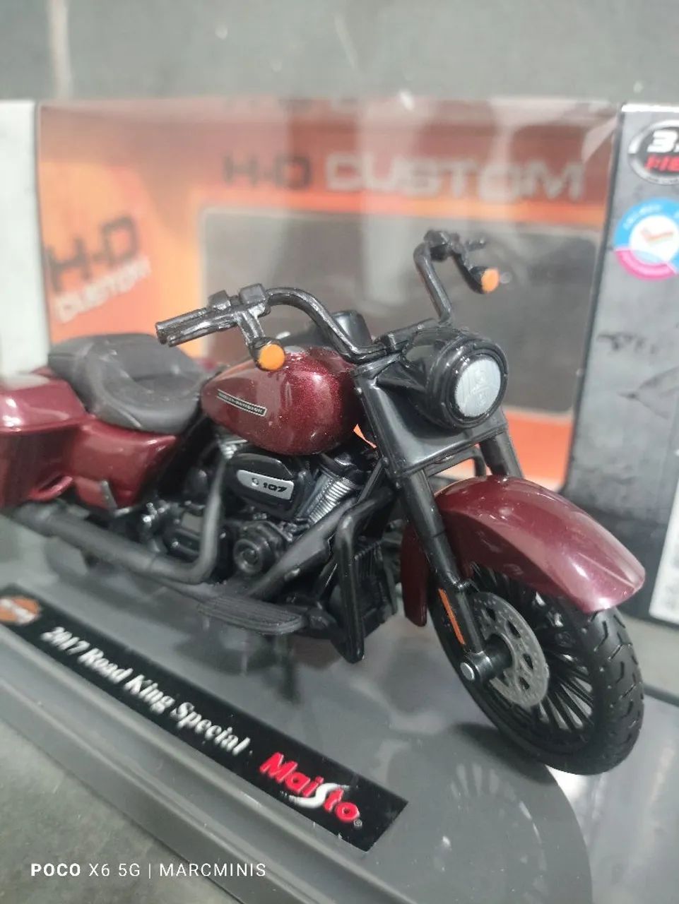 Miniatura Moto Harley Davidson Road King Special 2017 1:18 - Foto 4