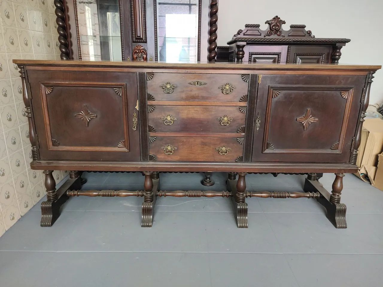 Buffet antigo de madeira maciça64308277163906121