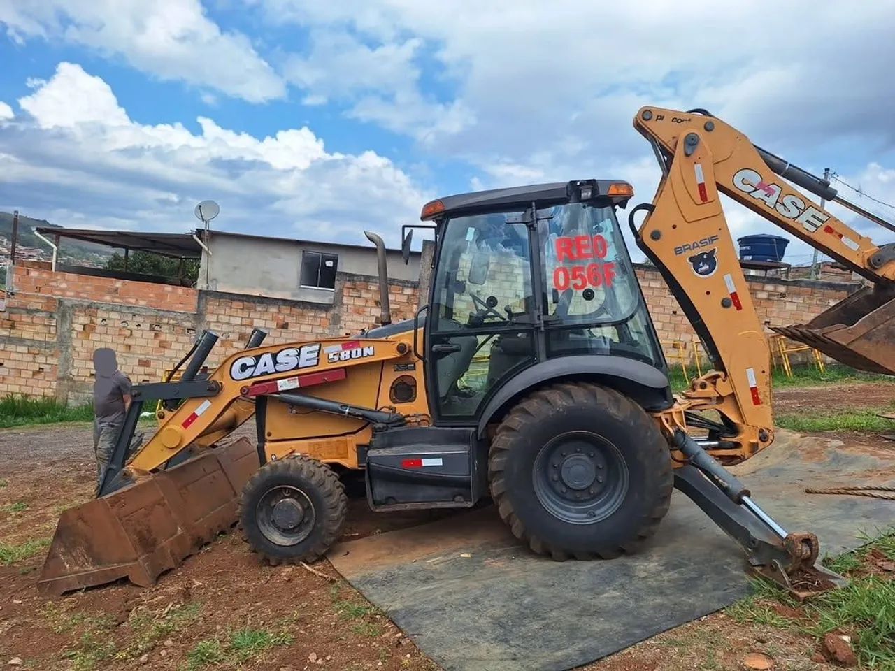 Case 580N Backhoe Loader64167777660419120