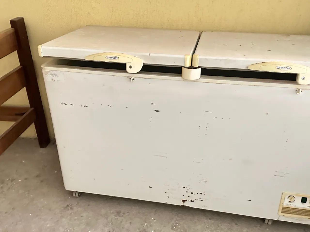 Freezer horizontal 110v usado marca Fricon