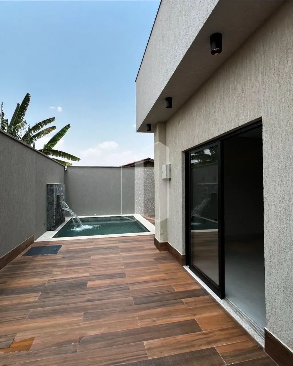 Casa à Venda em Garavelo Residencial Park - 3 Suítes