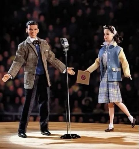 Barbie Collector Loves Frank Sinatra  - Foto 4