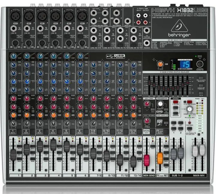 Mesa de Som Behringer Xenyx X1832USB