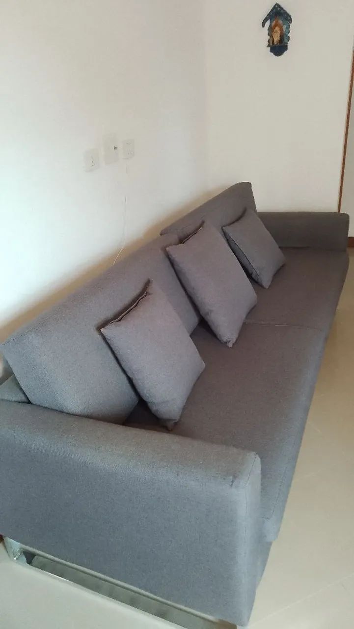 Sofá em Tecido Cinza - 4 Lugares - 2,40m - super conservado e confortável - Foto 3