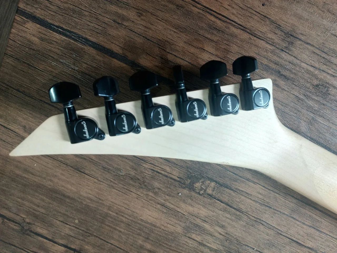 Guitarra Jackson Dinky JS32 - Foto 3