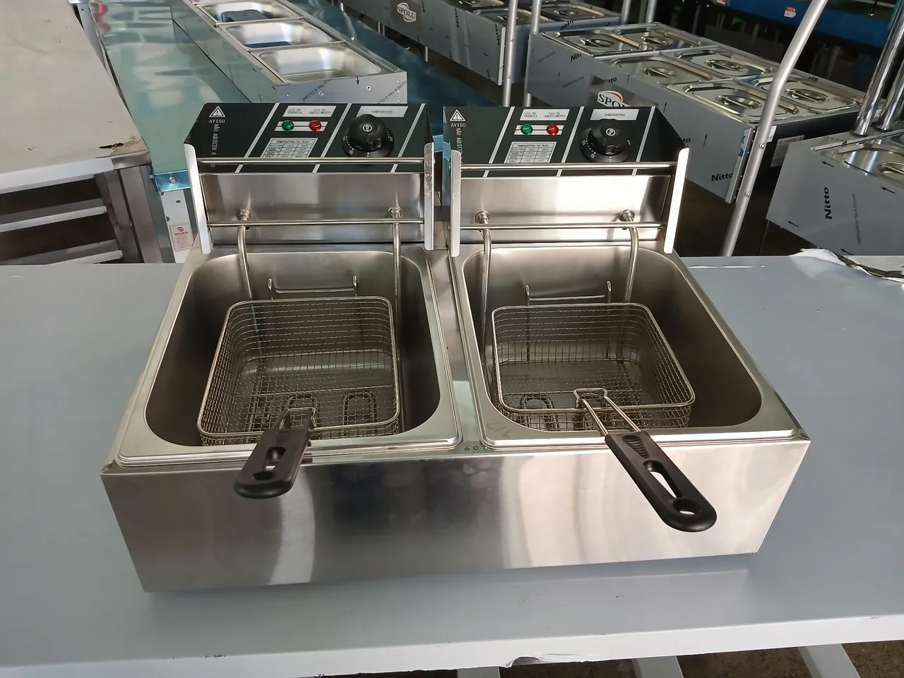 Fritadeira Elétrica Inox Com 2 Cubas 12 Lts