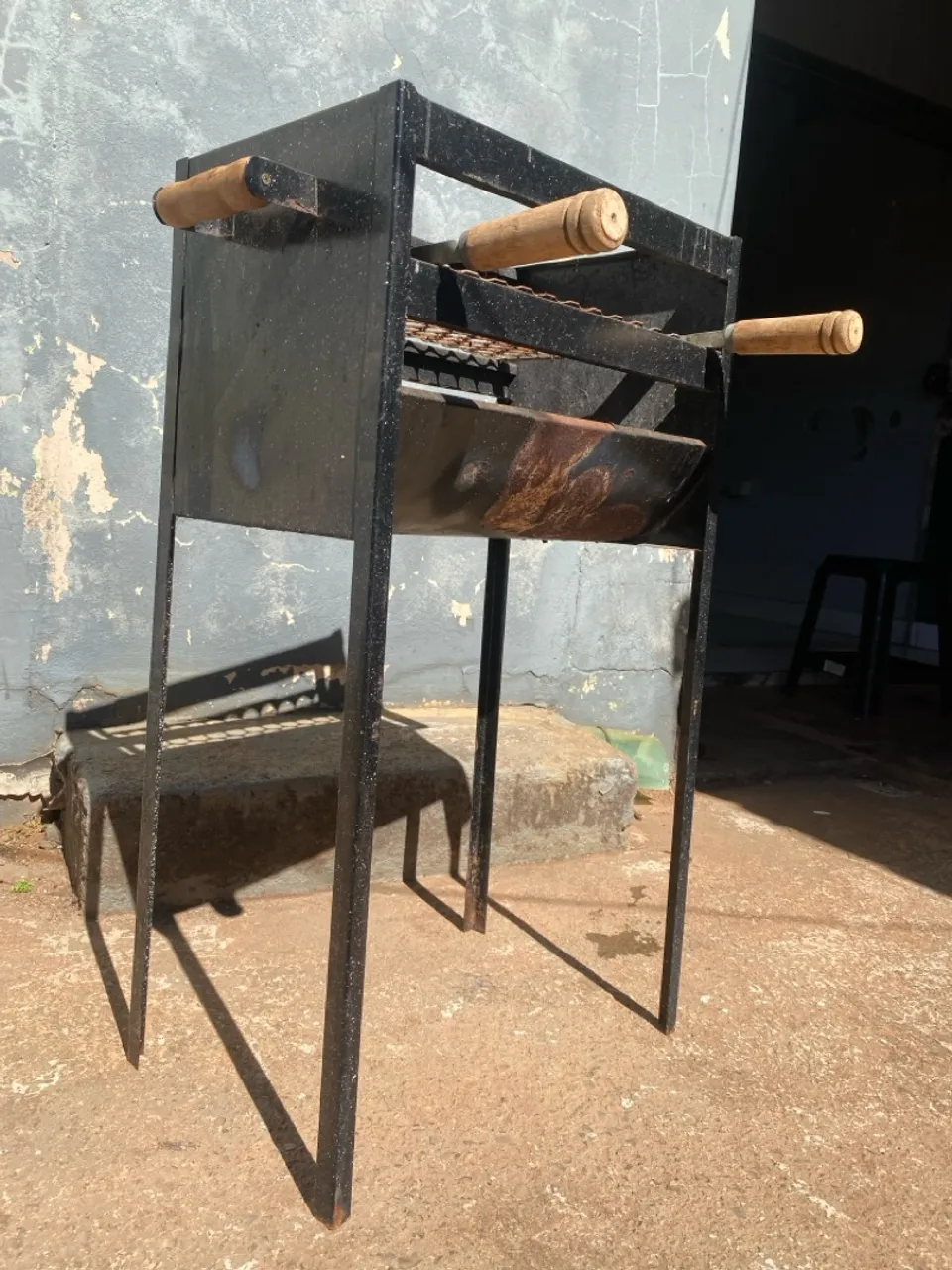 Churrasqueira Portátil de Metal