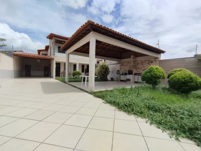 Excelente casa 4/4 sendo 4 suítes, Próximo Centro da Cidade. - Foto 2