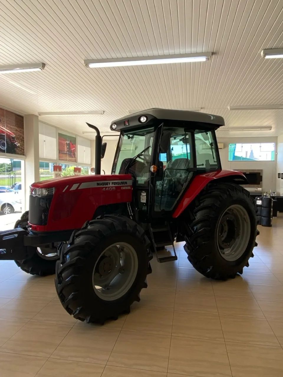 Trator Massey Ferguson 4409