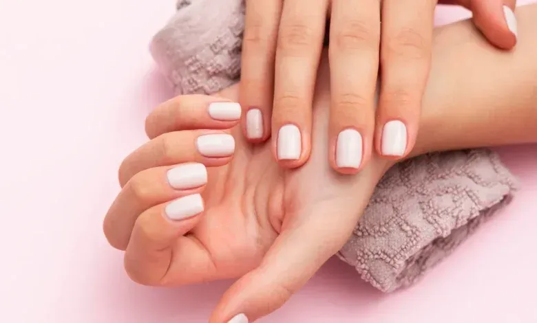PRECISA-SE DE MANICURE ótima oportunidade