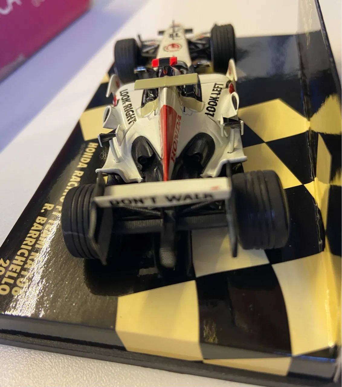 Miniatura Fórmula 1 Honda Racing F1 Team RA106 - Barrichello 2006