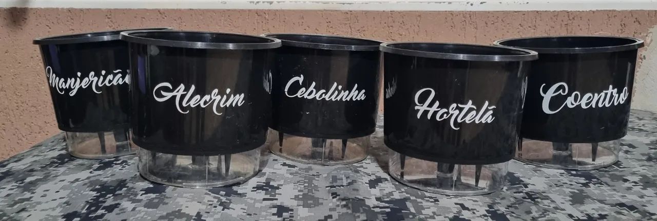 Vaso auto irrigável