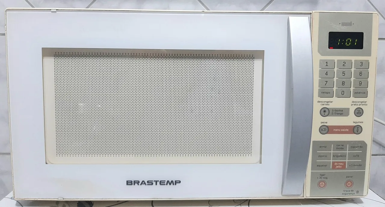 Microondas BRASTEMP 30 Litros lindo