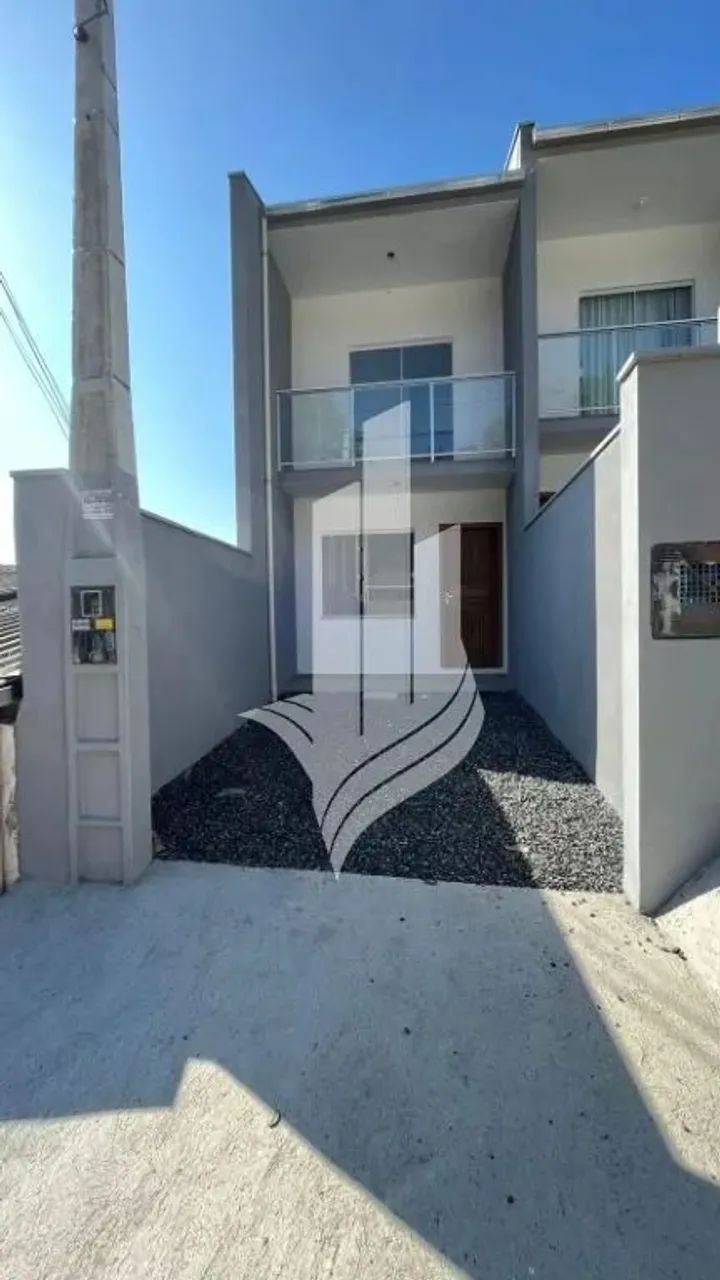 Sobrado localizado no bairro da Velha Central