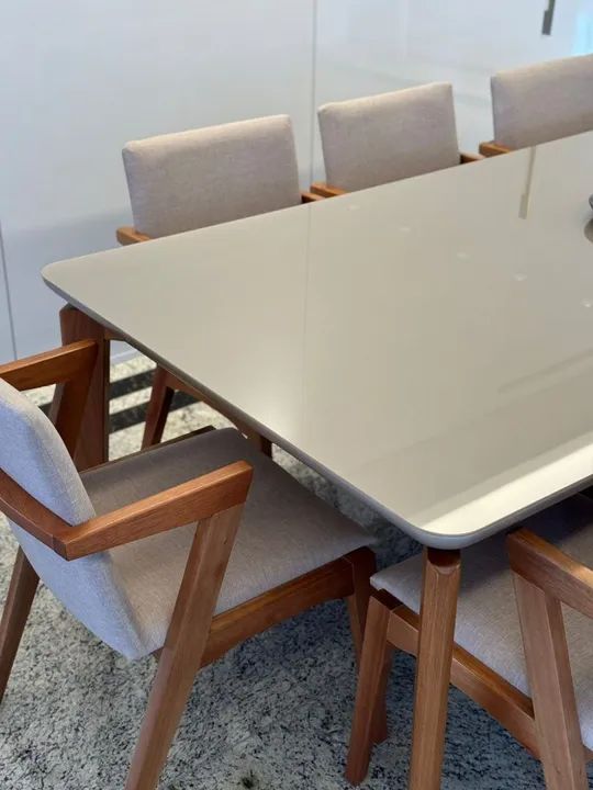 LIQUIDAÇÃO - Mesa laqueada (somente MESA, sem cadeiras) - Foto 4
