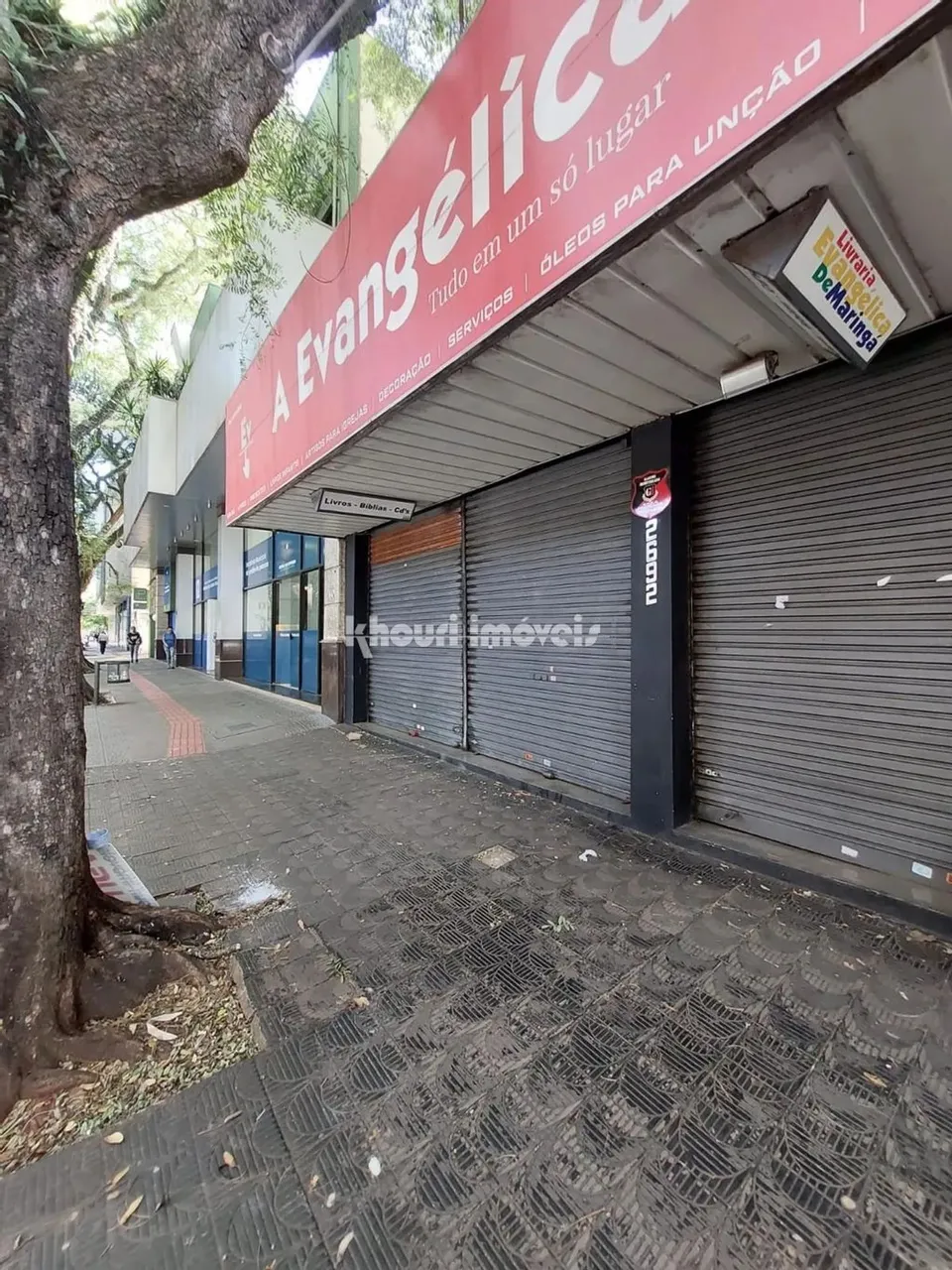 Sala para alugar em Maringá, Zona 01, com 124.85 m²