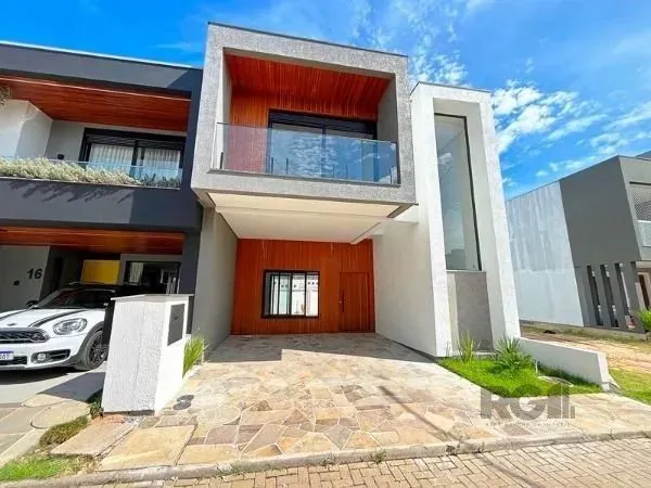 Casa Condominio em Porto Alegre, no bairro Ipanema, com 3 dormitório(s), à venda.
