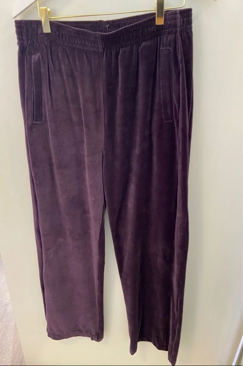 Calça de Veludo na cor vinho da marca Live